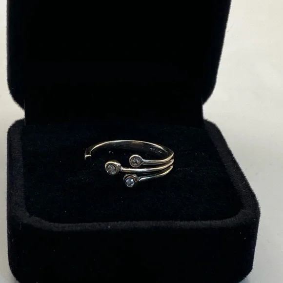 14K White Gold ED Diamond Ring | 2 g | Size 5 | Modern Wrap Design - Picture 2 of 9